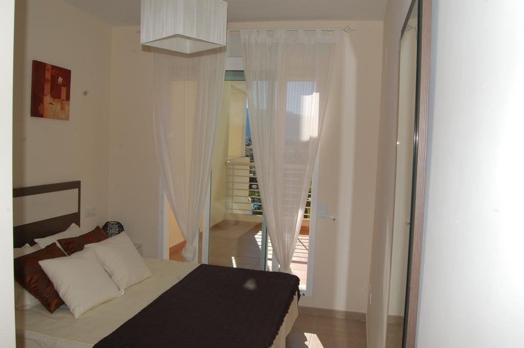 Coll Verd Apartment دينايا الغرفة الصورة