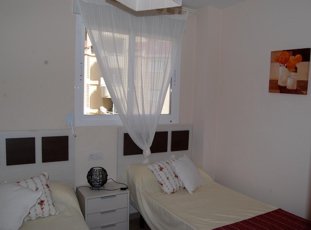 Coll Verd Apartment دينايا الغرفة الصورة