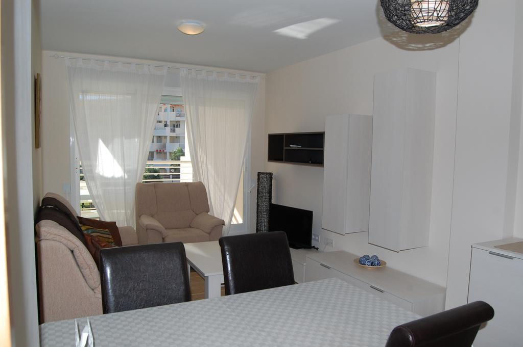 Coll Verd Apartment دينايا الغرفة الصورة